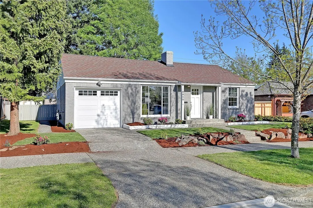 8850 34th Avenue SW, Seattle, WA 98126