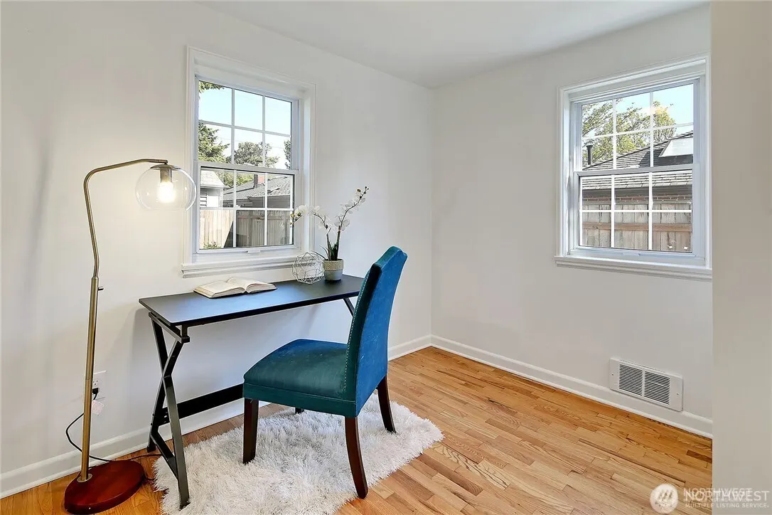 8850 34th Avenue SW, Seattle, WA 98126