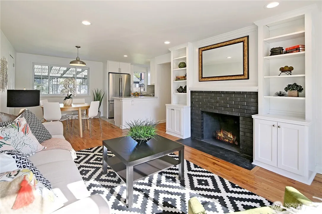 8850 34th Avenue SW, Seattle, WA 98126