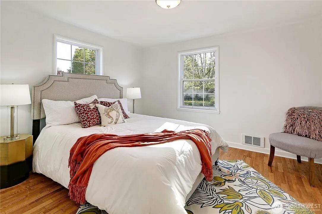 8850 34th Avenue SW, Seattle, WA 98126