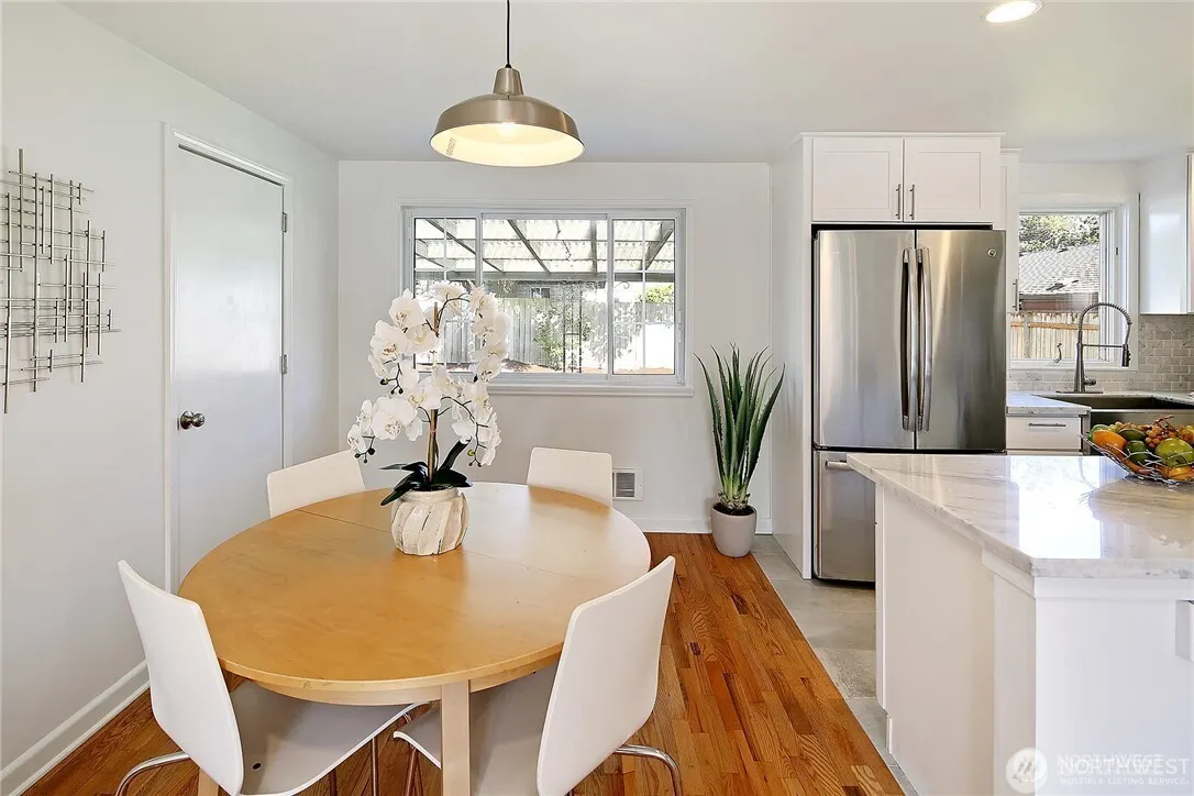 8850 34th Avenue SW, Seattle, WA 98126
