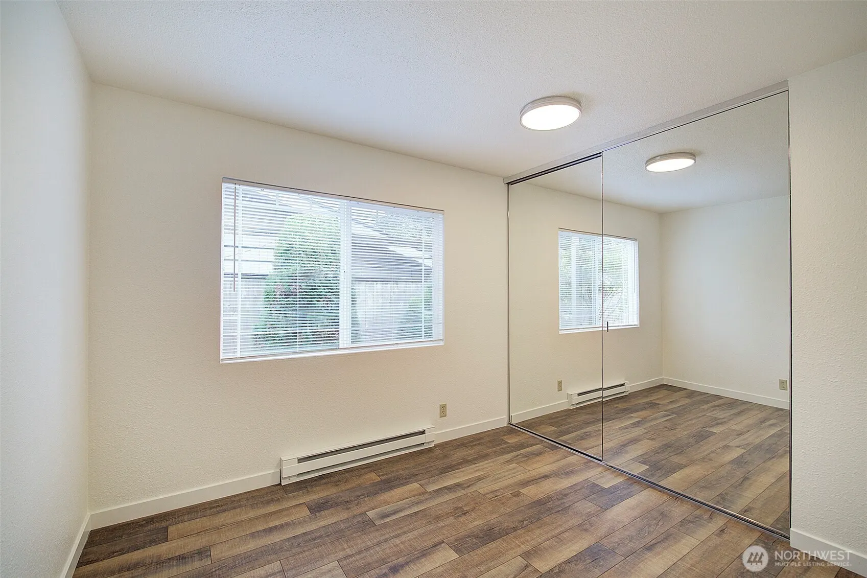 299 1st Avenue NW, Issaquah, WA 98027