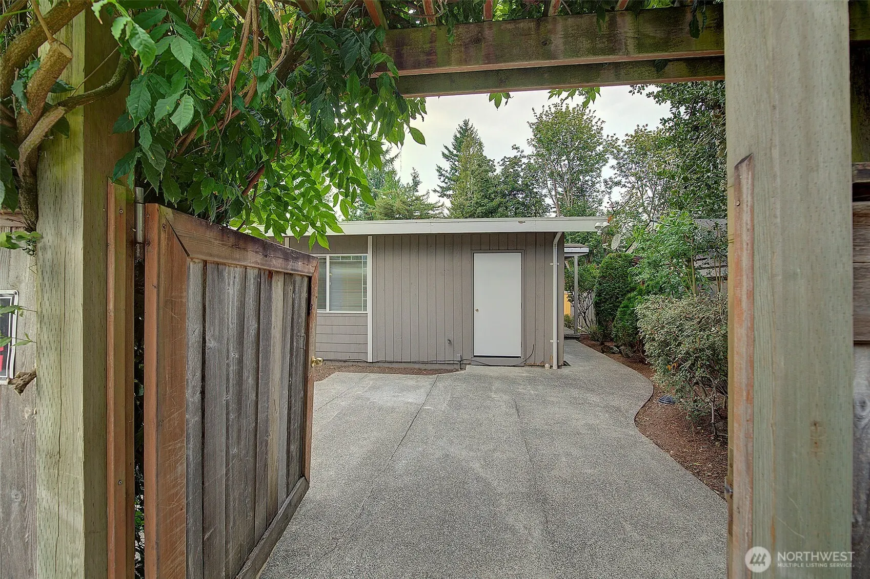 299 1st Avenue NW, Issaquah, WA 98027