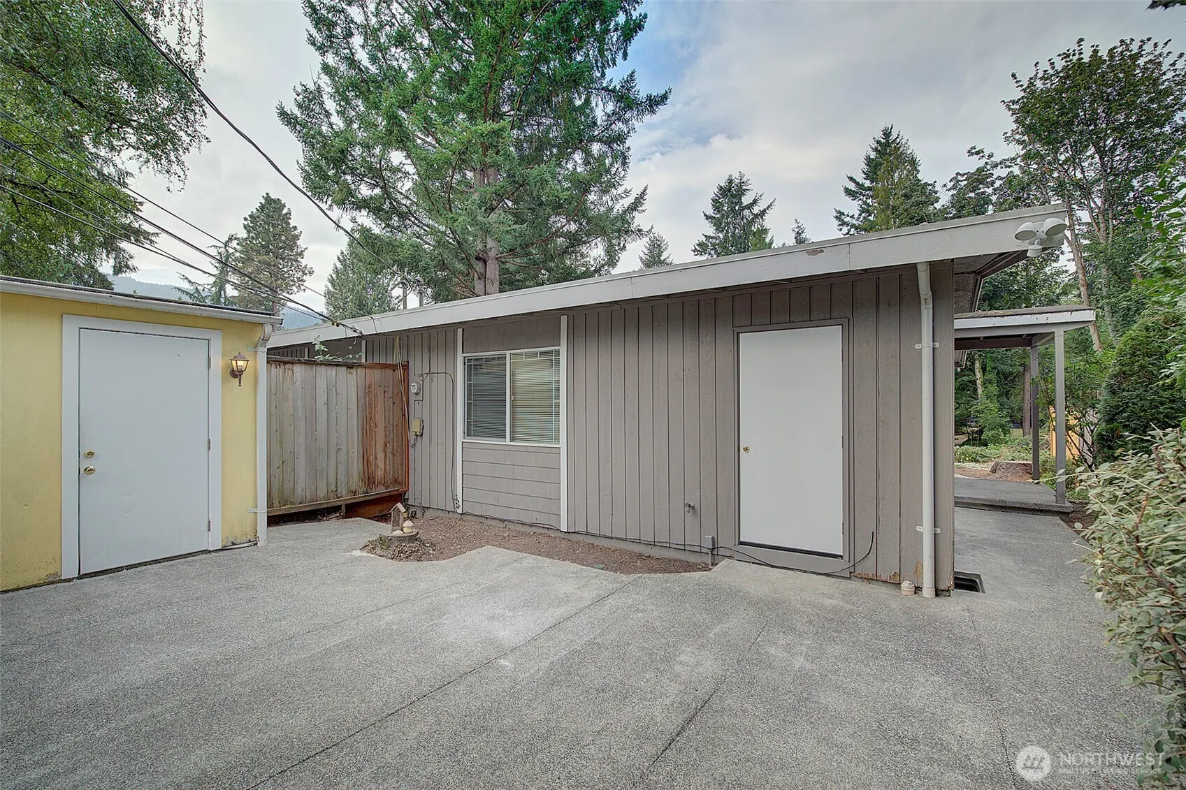 299 1st Avenue NW, Issaquah, WA 98027