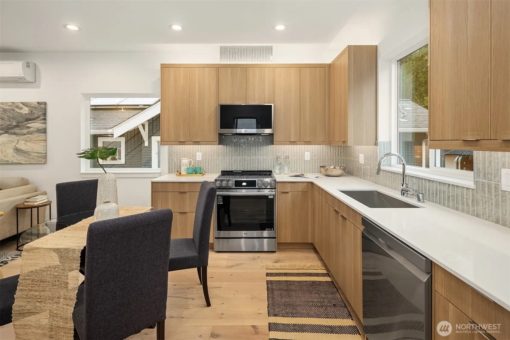 6722 Dibble Avenue NW, Seattle, WA 98117