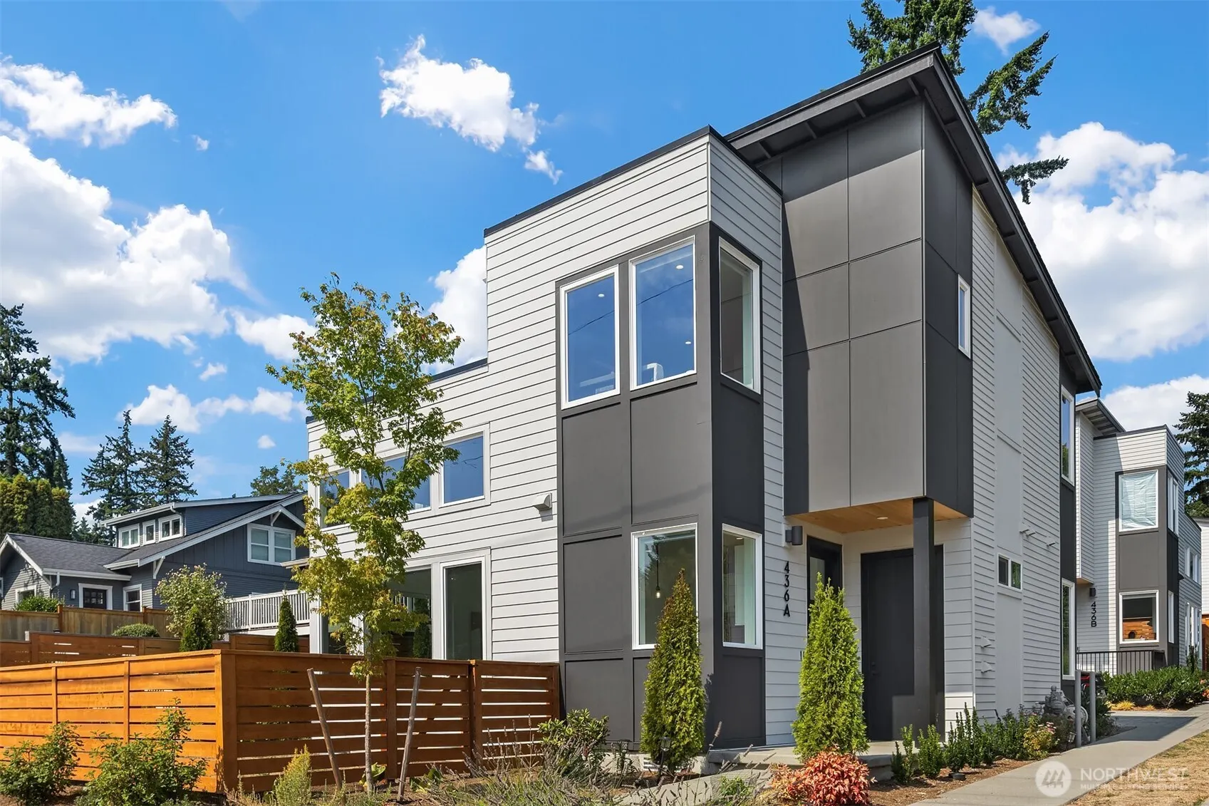 436 10th Avenue #A, Kirkland, WA 98033