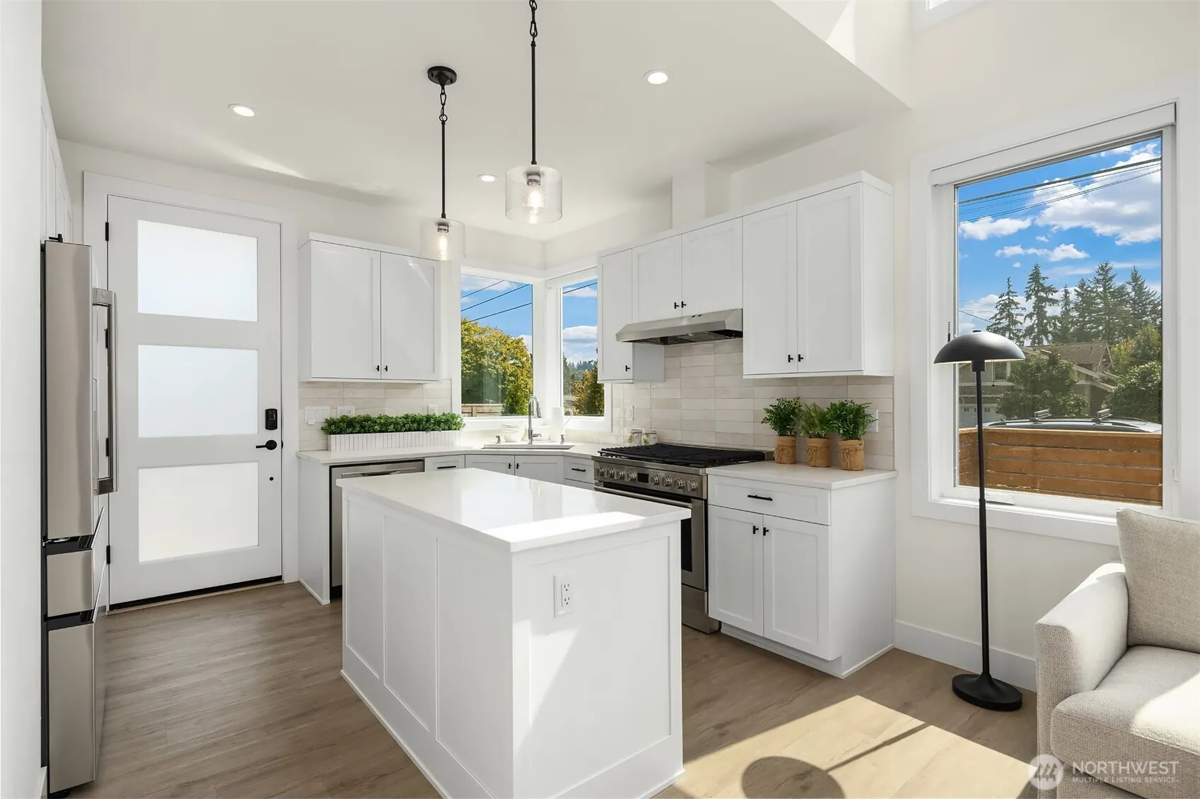 436 10th Avenue #A, Kirkland, WA 98033