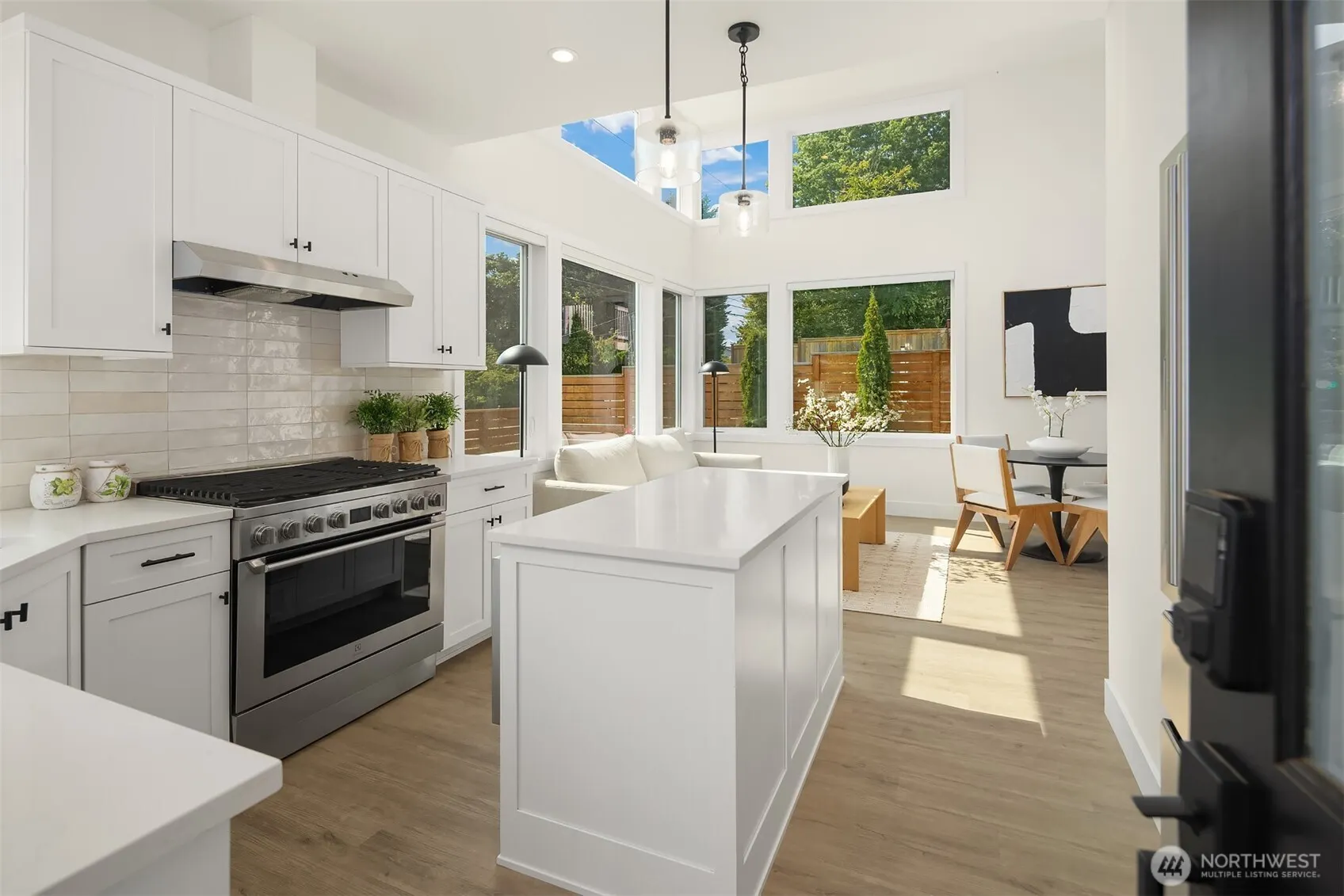 436 10th Avenue #A, Kirkland, WA 98033