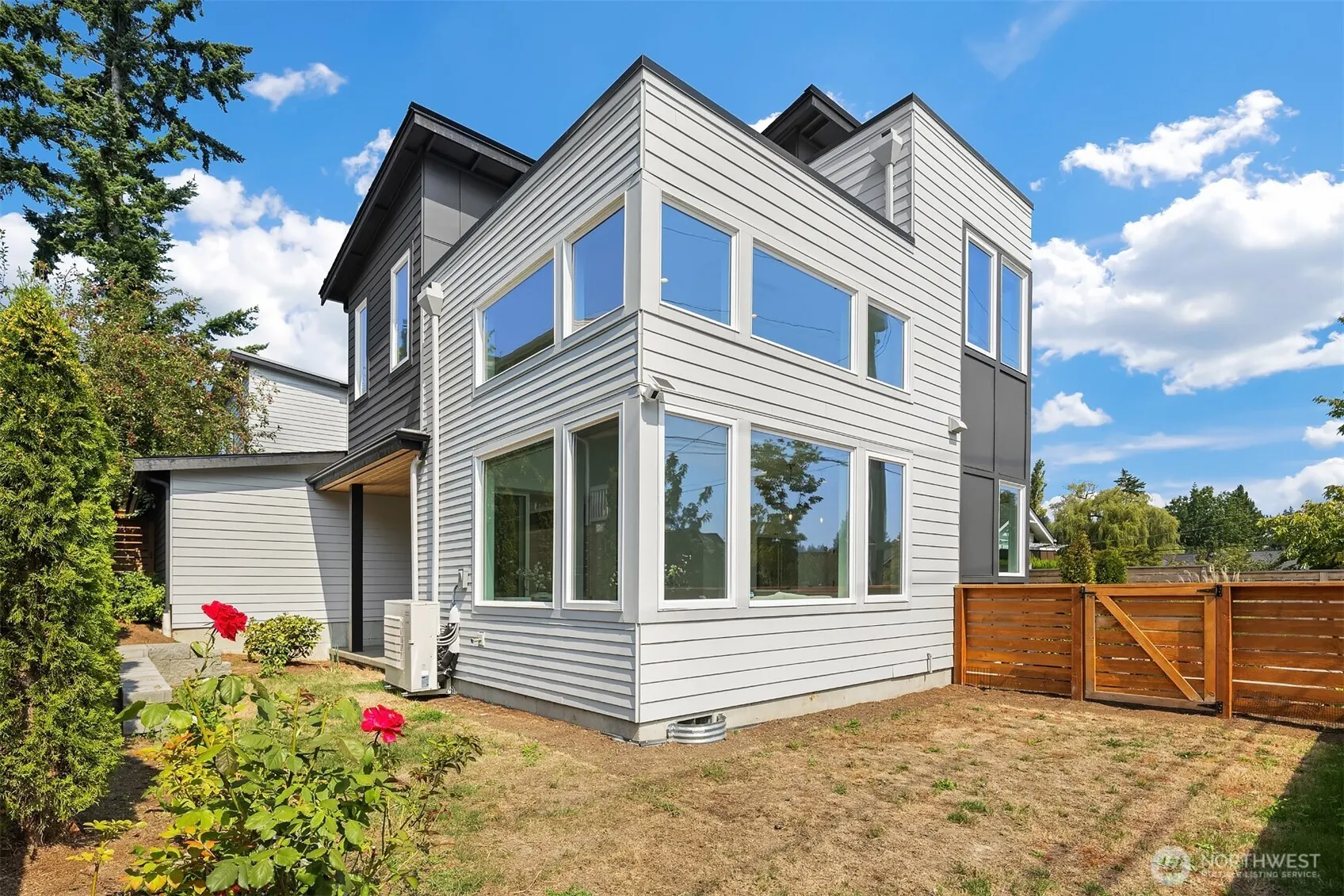 436 10th Avenue #A, Kirkland, WA 98033