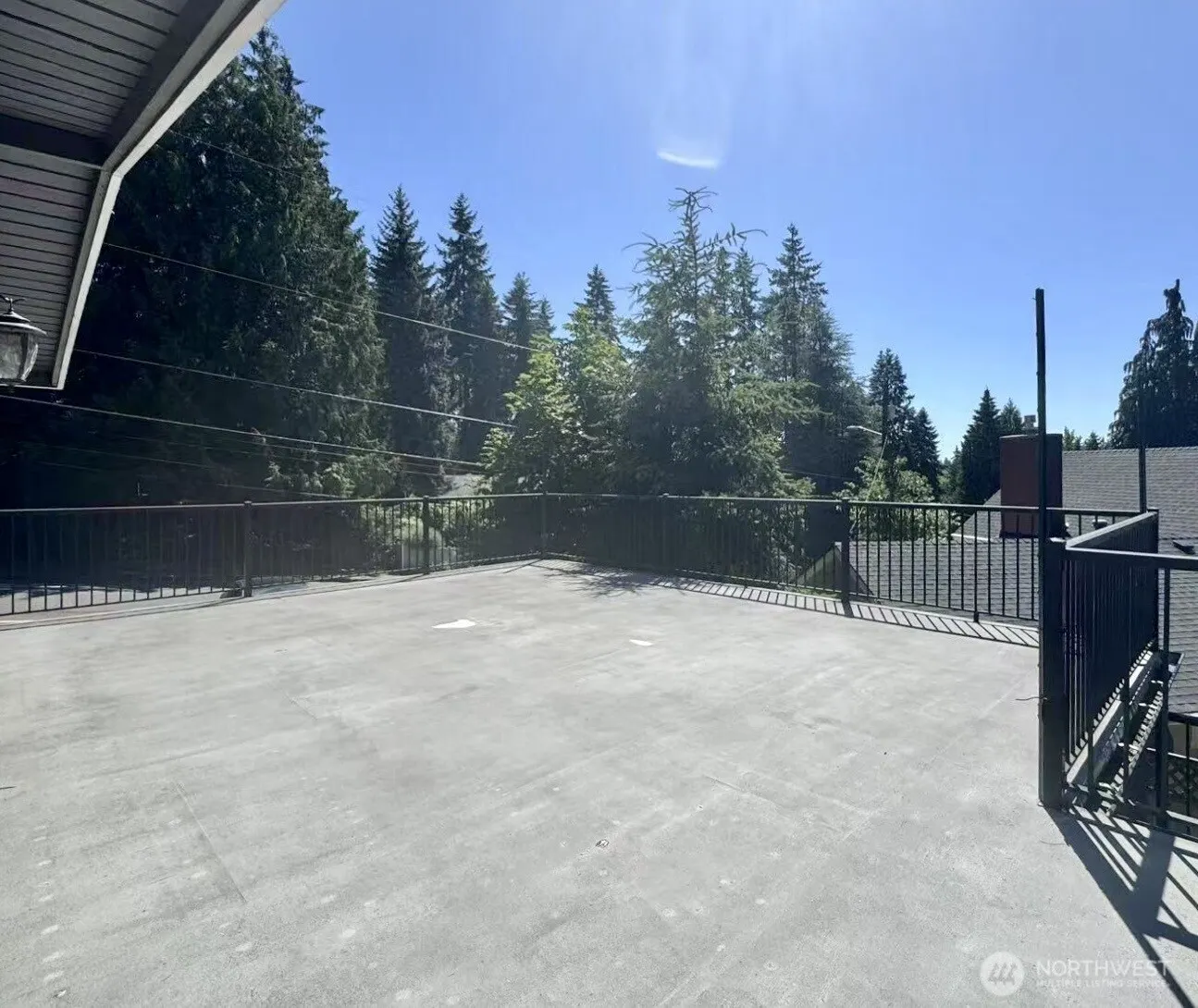 15662 Main St , Bellevue, WA 98008