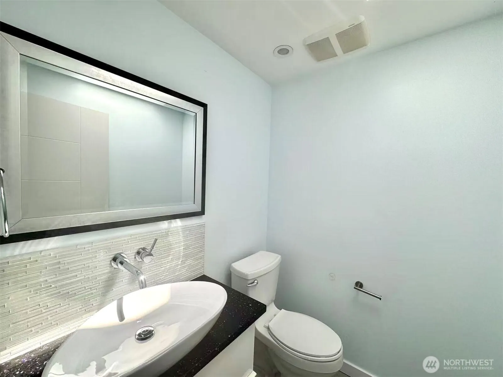 15662 Main St , Bellevue, WA 98008