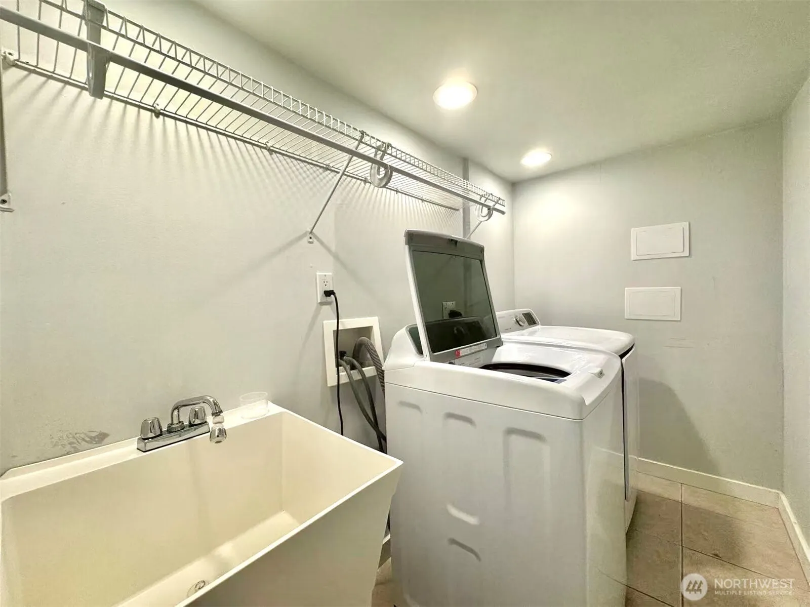 15662 Main St , Bellevue, WA 98008