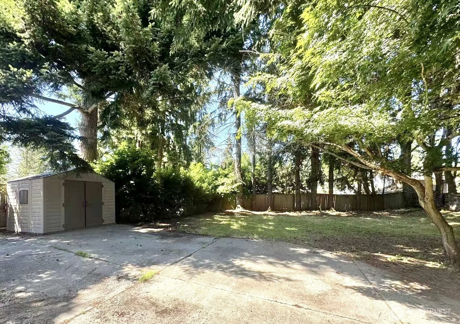 15662 Main St , Bellevue, WA 98008