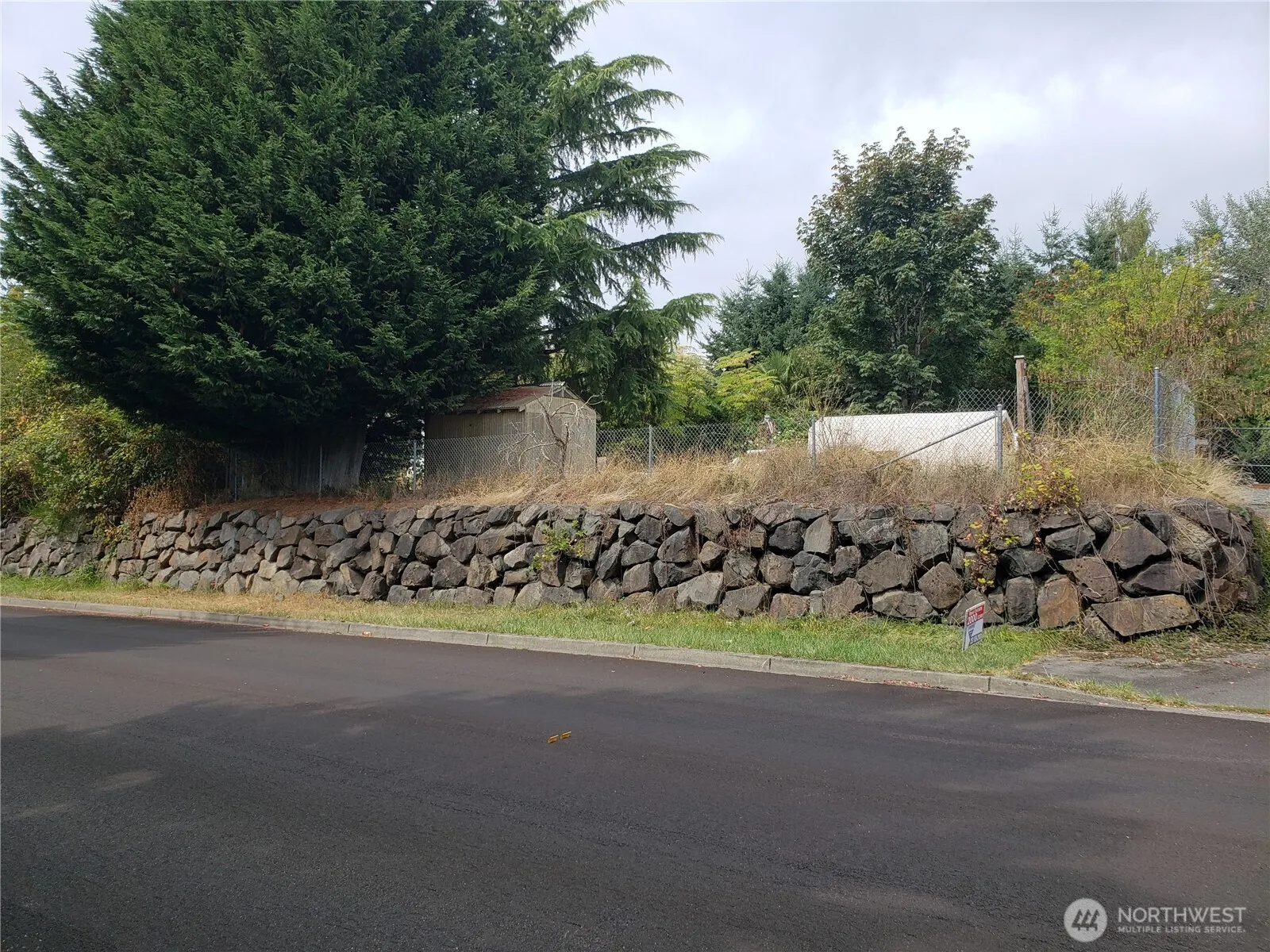 6570 SE 2nd Place , Renton, WA 98059-7074