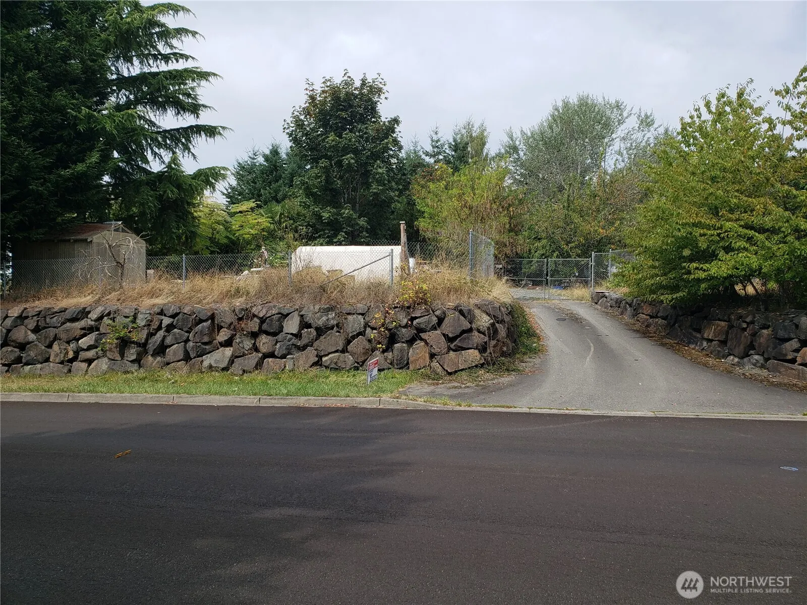 6570 SE 2nd Place , Renton, WA 98059-7074