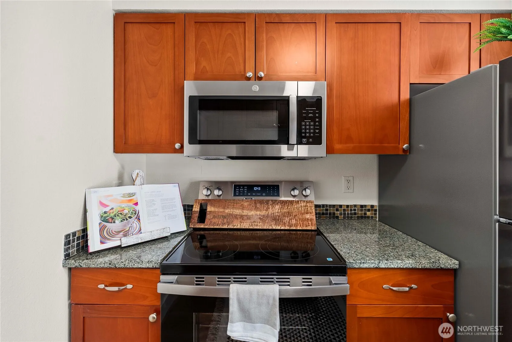 4831 Fauntleroy Way SW #401, Seattle, WA 98116