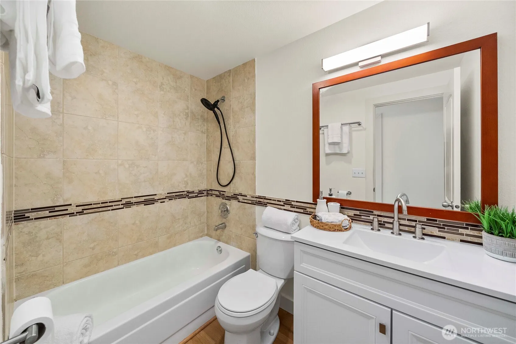 4831 Fauntleroy Way SW #401, Seattle, WA 98116