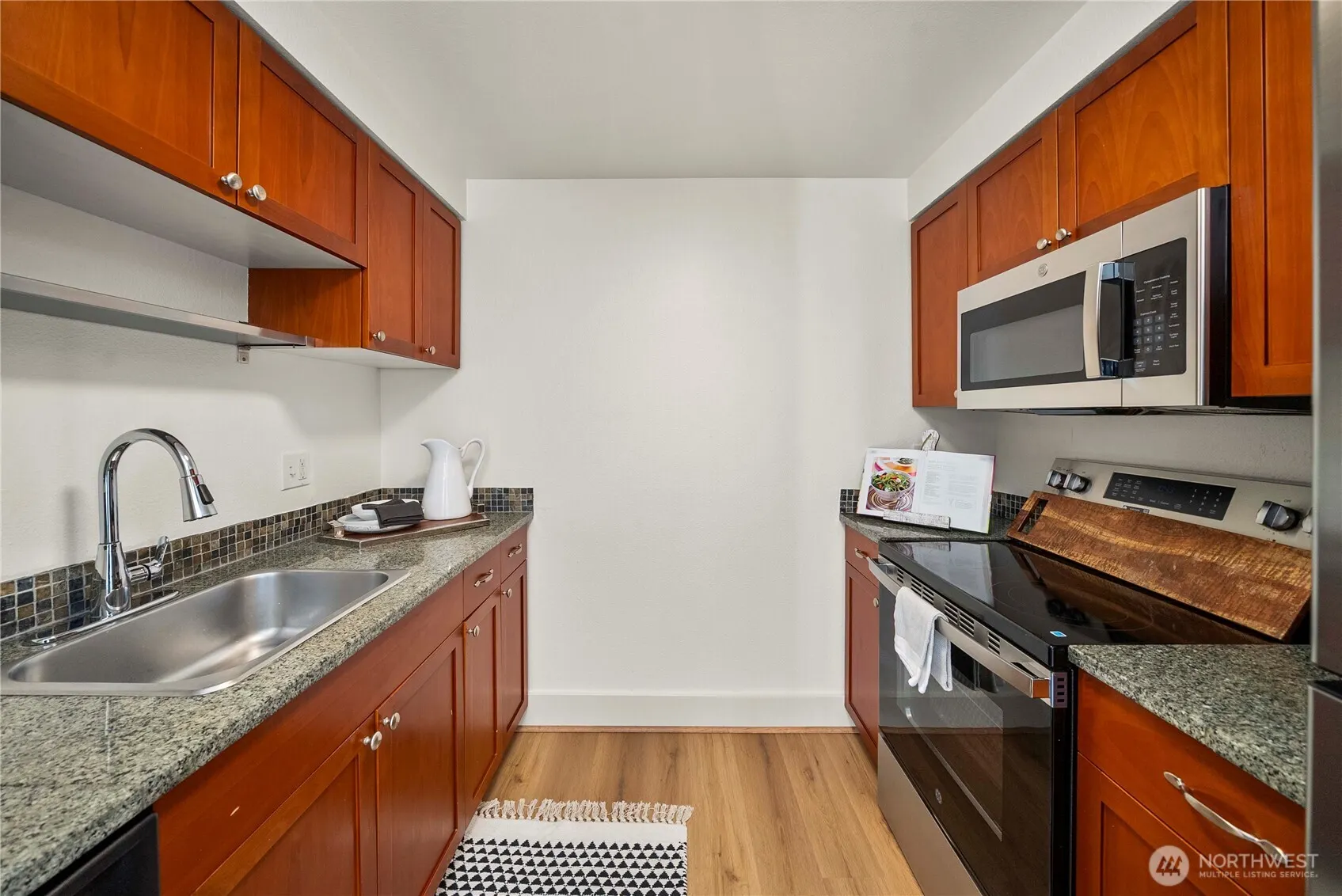 4831 Fauntleroy Way SW #401, Seattle, WA 98116