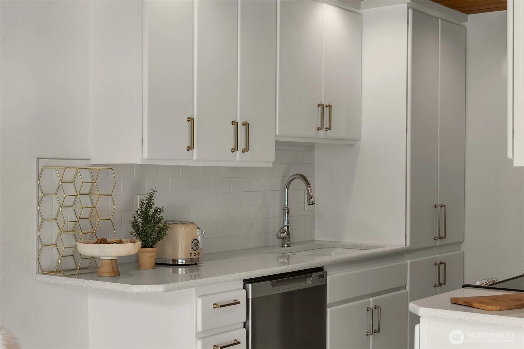 733 Lake Street S #101, Kirkland, WA 98033-6475