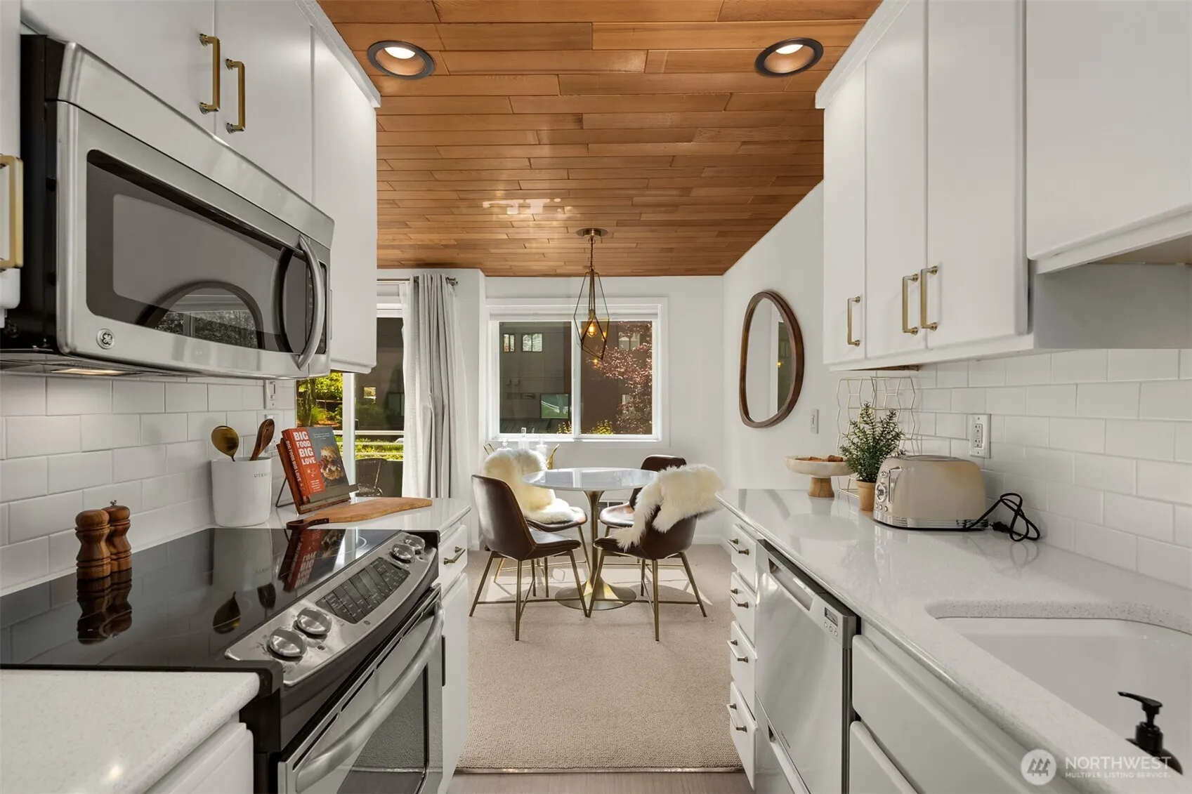 733 Lake Street S #101, Kirkland, WA 98033-6475