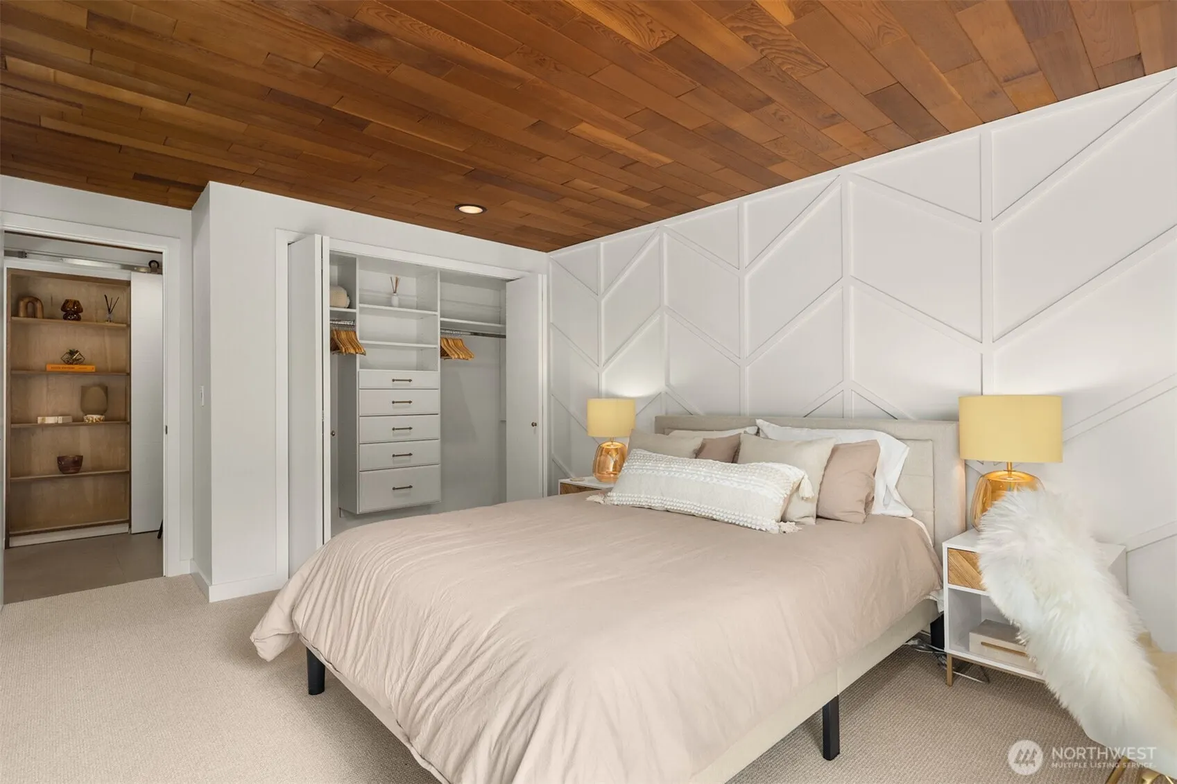 733 Lake Street S #101, Kirkland, WA 98033-6475