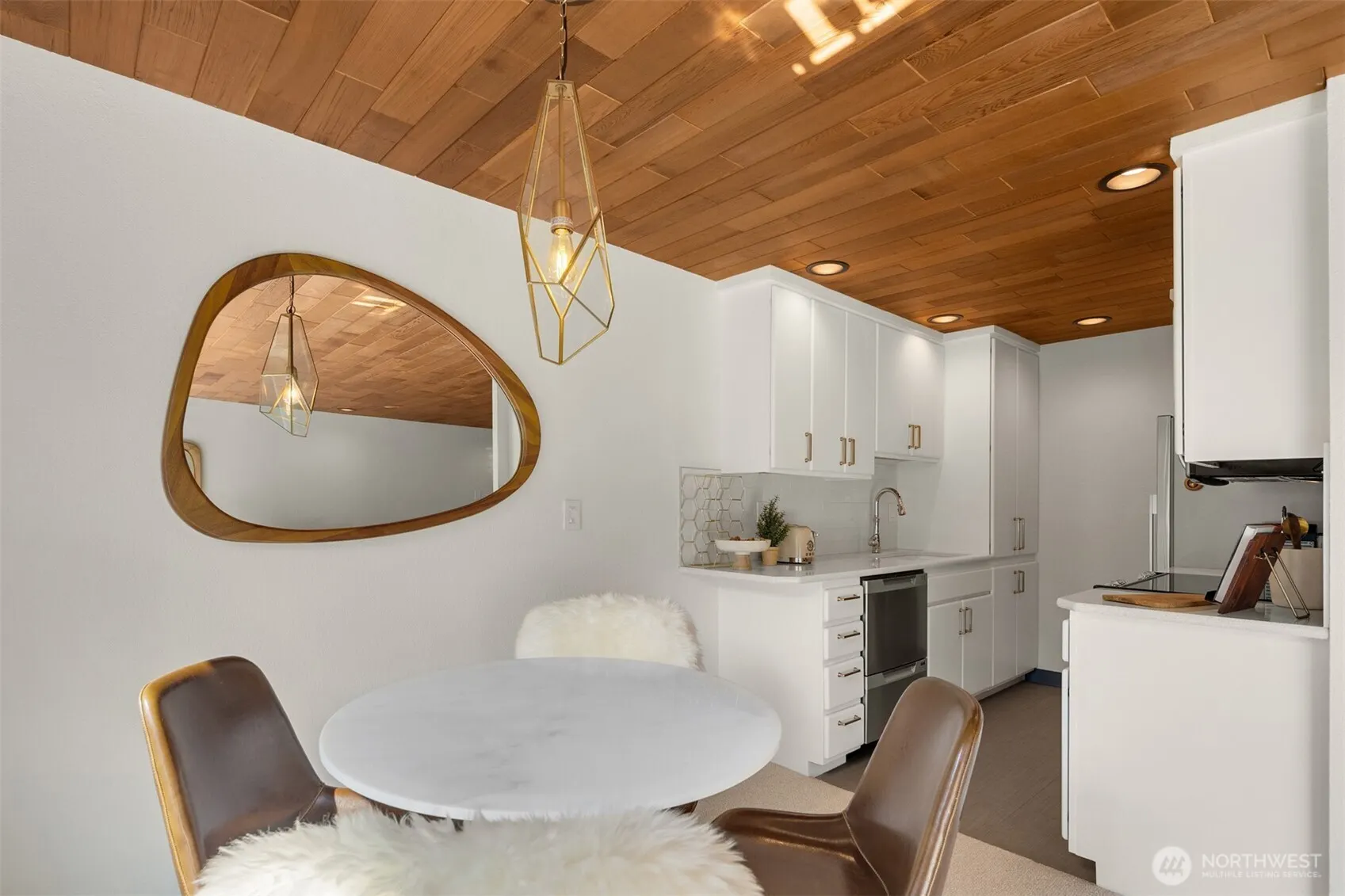 733 Lake Street S #101, Kirkland, WA 98033-6475