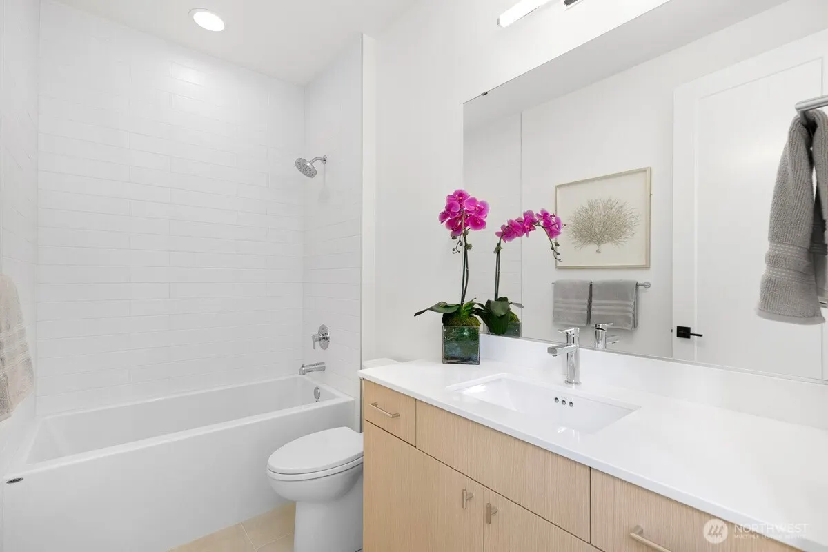 14418 SE 40th Street , Bellevue, WA 98006