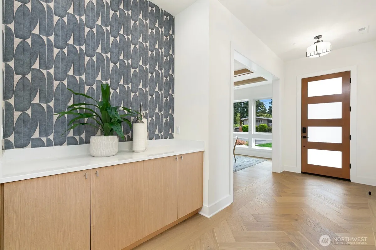 14418 SE 40th Street , Bellevue, WA 98006