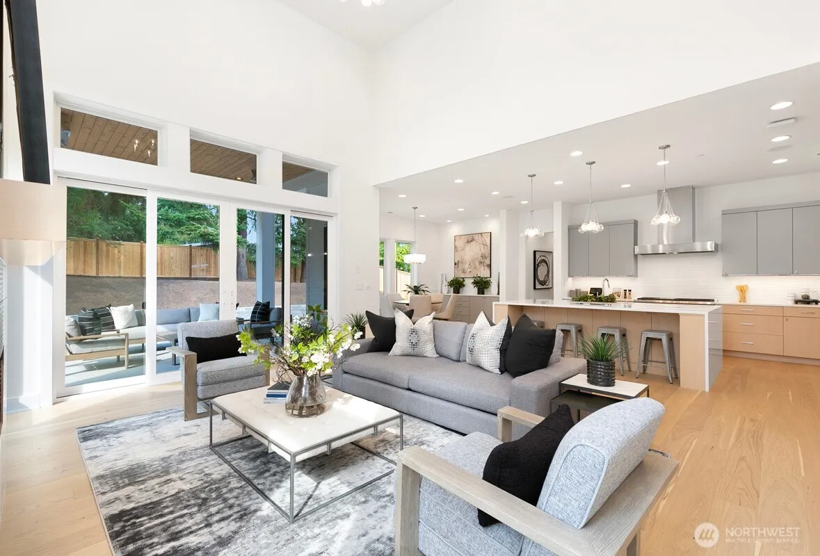 14418 SE 40th Street , Bellevue, WA 98006