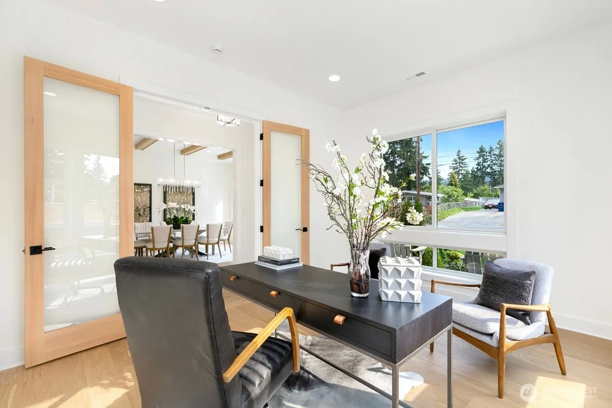 14418 SE 40th Street , Bellevue, WA 98006