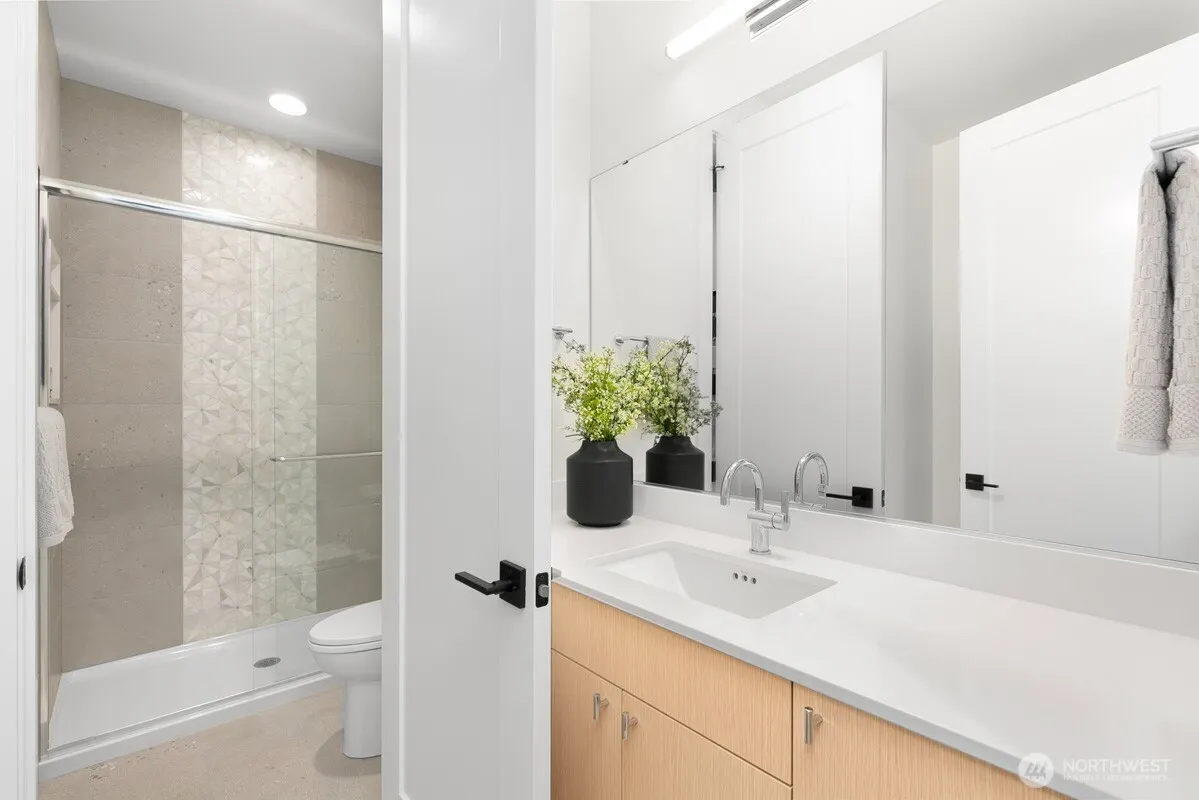 14418 SE 40th Street , Bellevue, WA 98006