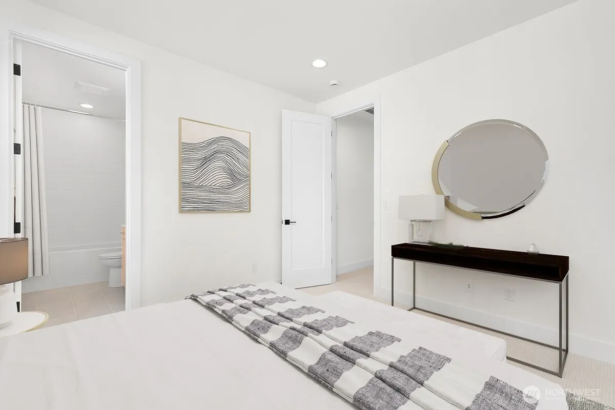 14418 SE 40th Street , Bellevue, WA 98006