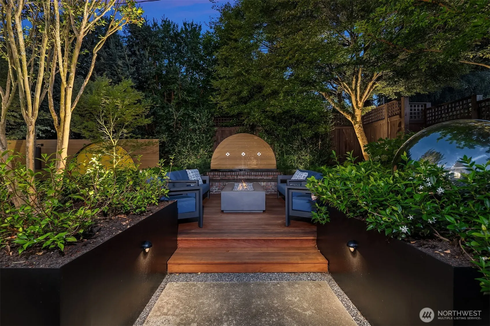 2000 38th Avenue E, Seattle, WA 98112-2411