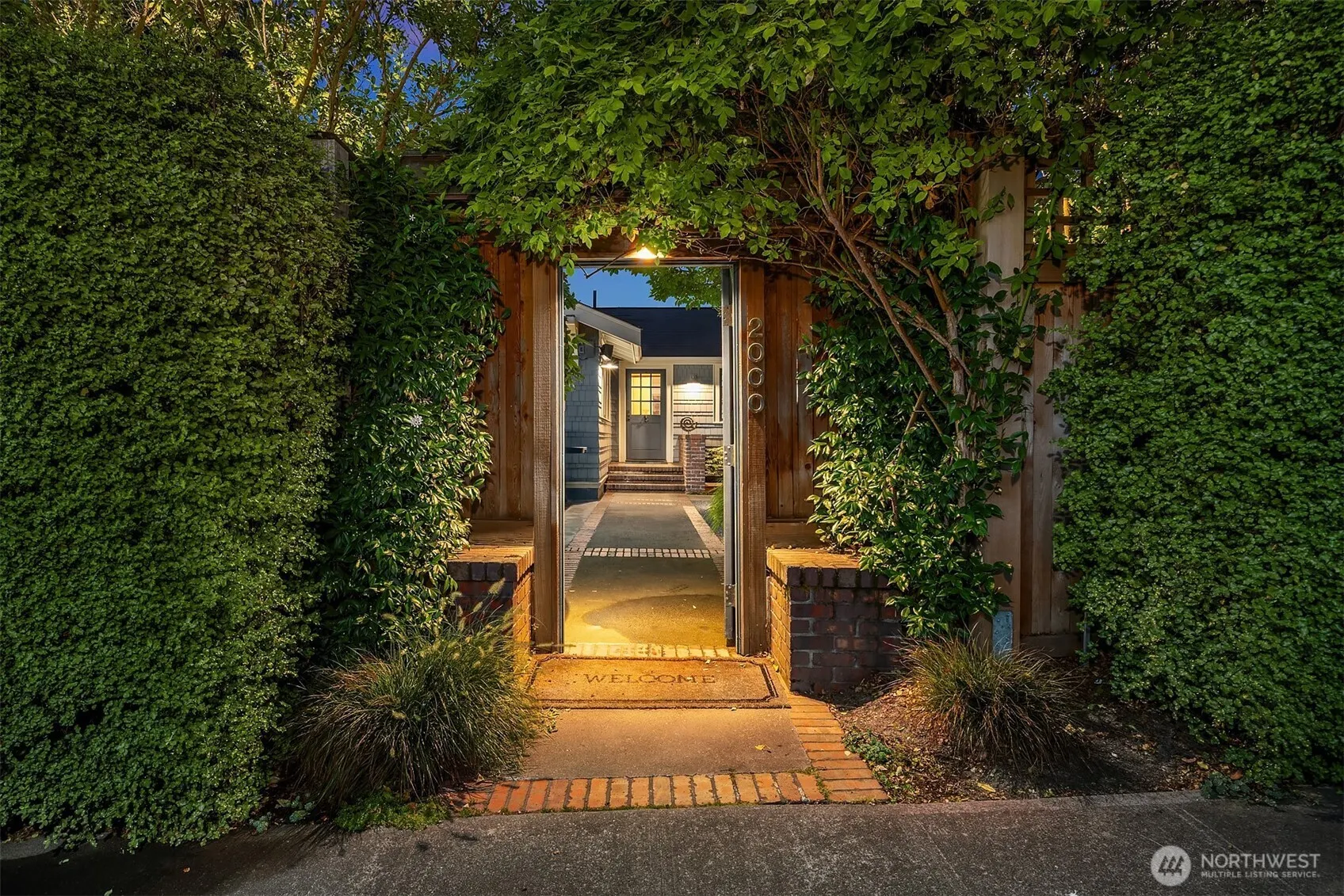 2000 38th Avenue E, Seattle, WA 98112-2411
