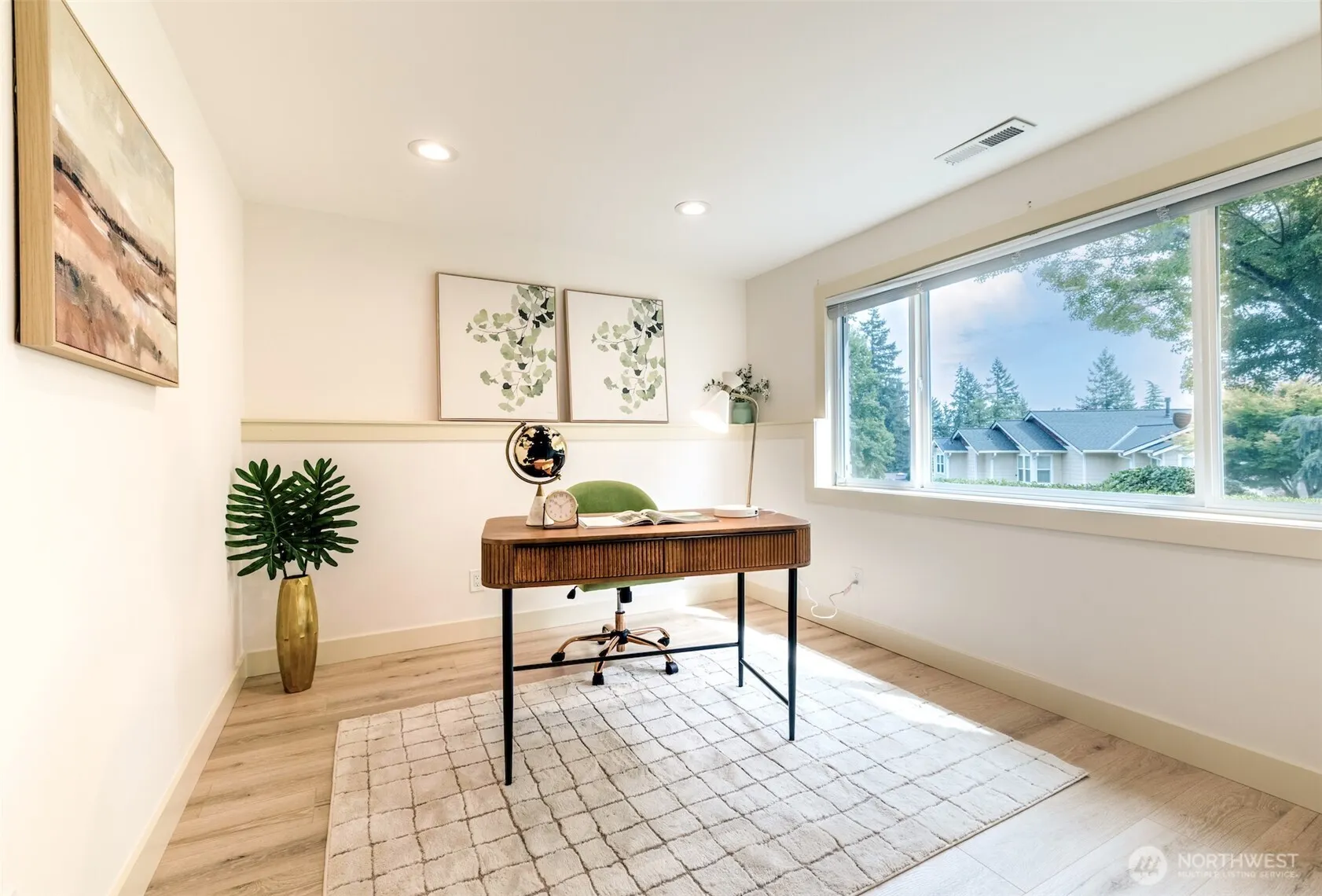 17134 NE 8th Place , Bellevue, WA 98008