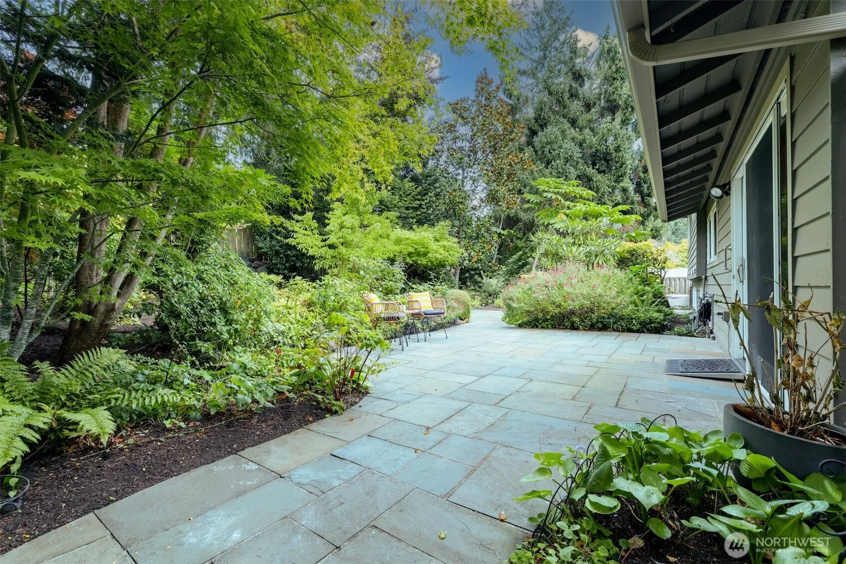 17134 NE 8th Place , Bellevue, WA 98008