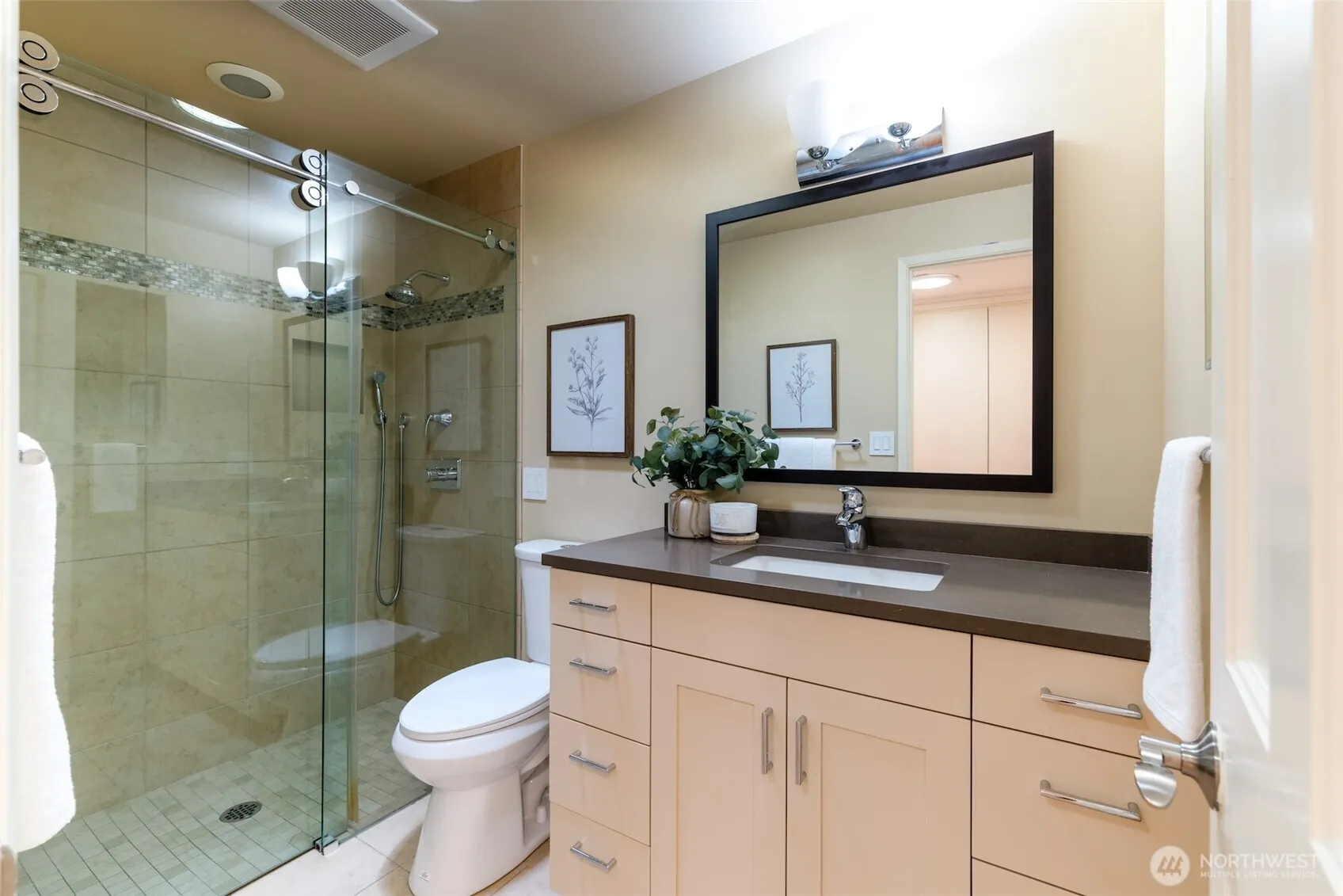 17134 NE 8th Place , Bellevue, WA 98008
