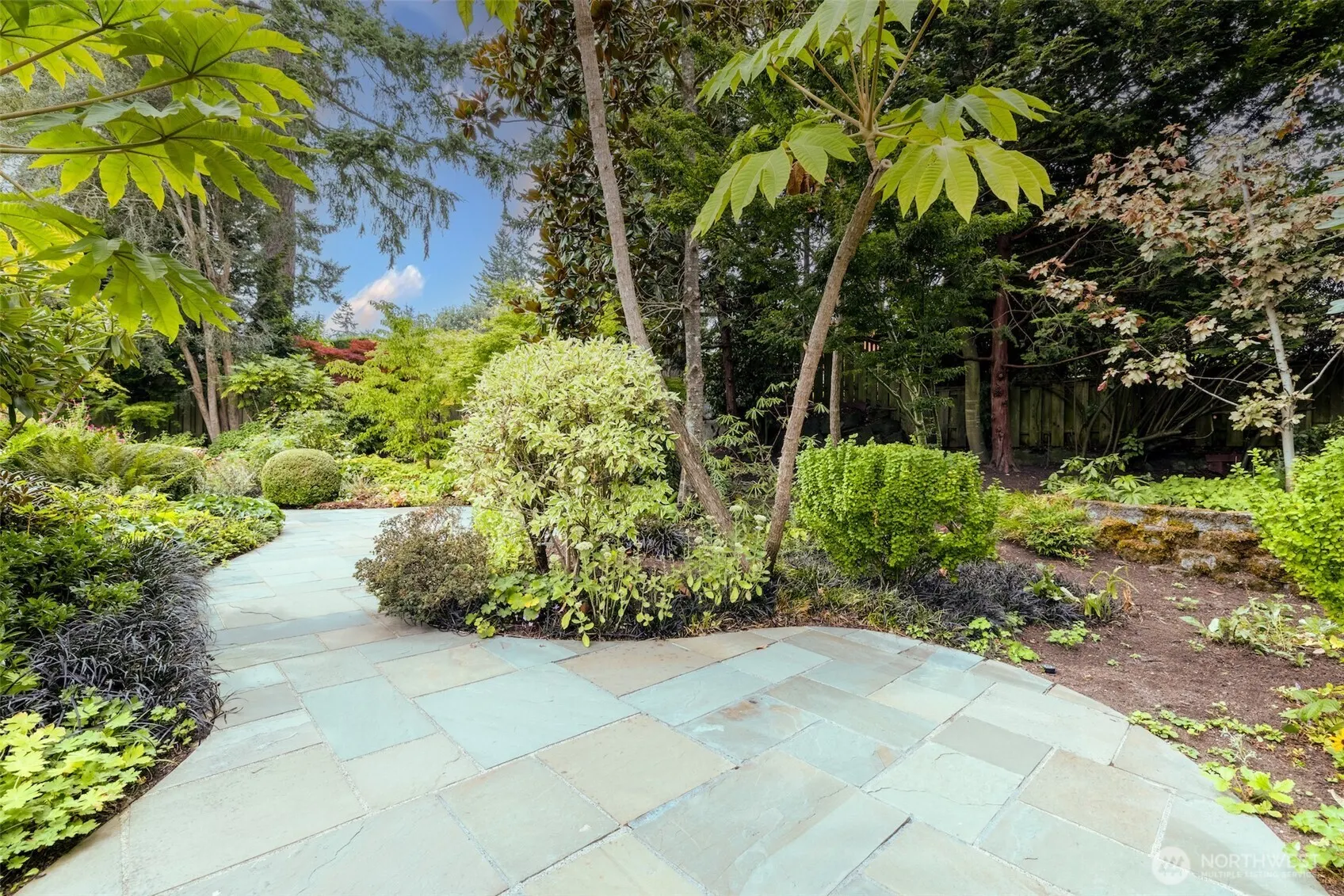 17134 NE 8th Place , Bellevue, WA 98008