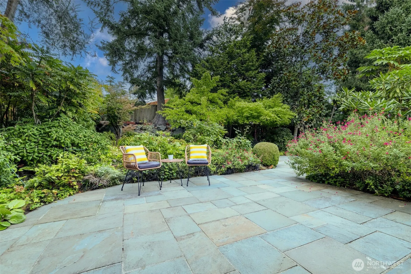17134 NE 8th Place , Bellevue, WA 98008