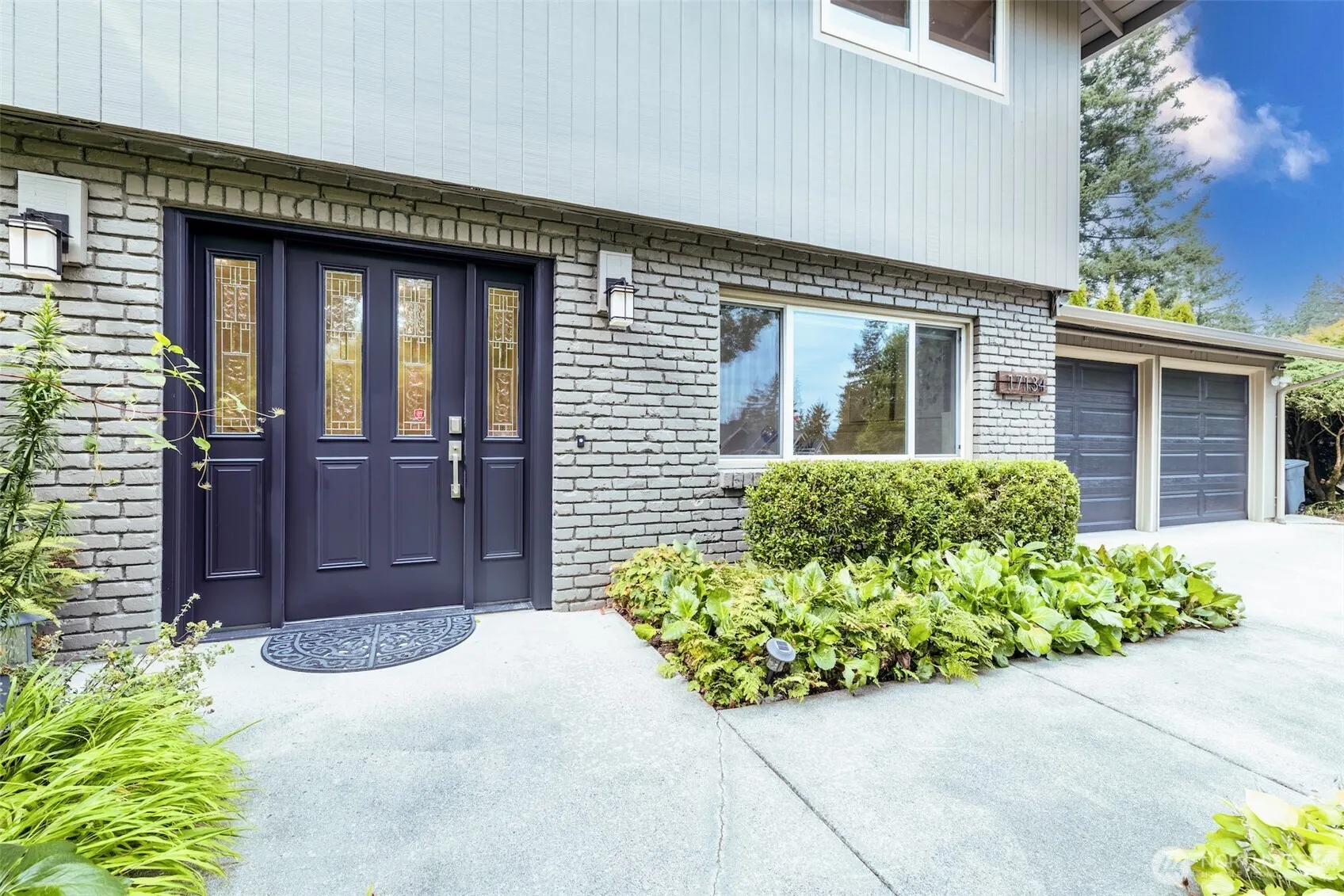 17134 NE 8th Place , Bellevue, WA 98008