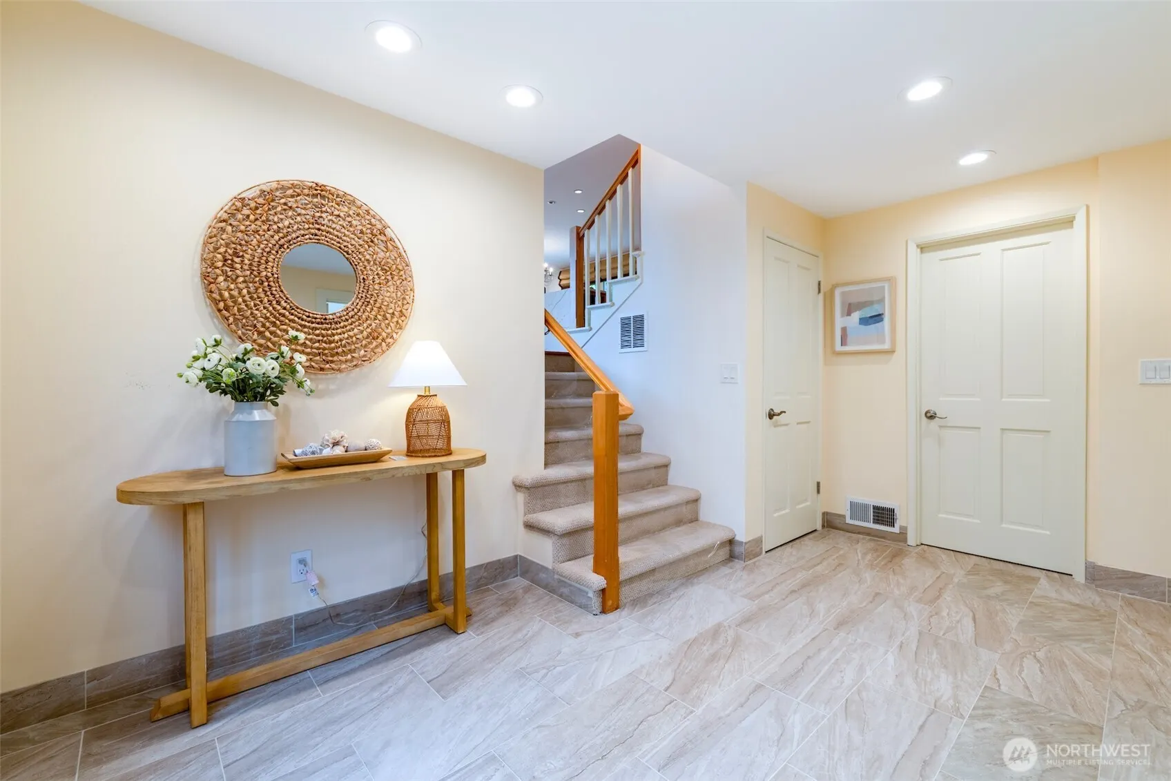17134 NE 8th Place , Bellevue, WA 98008