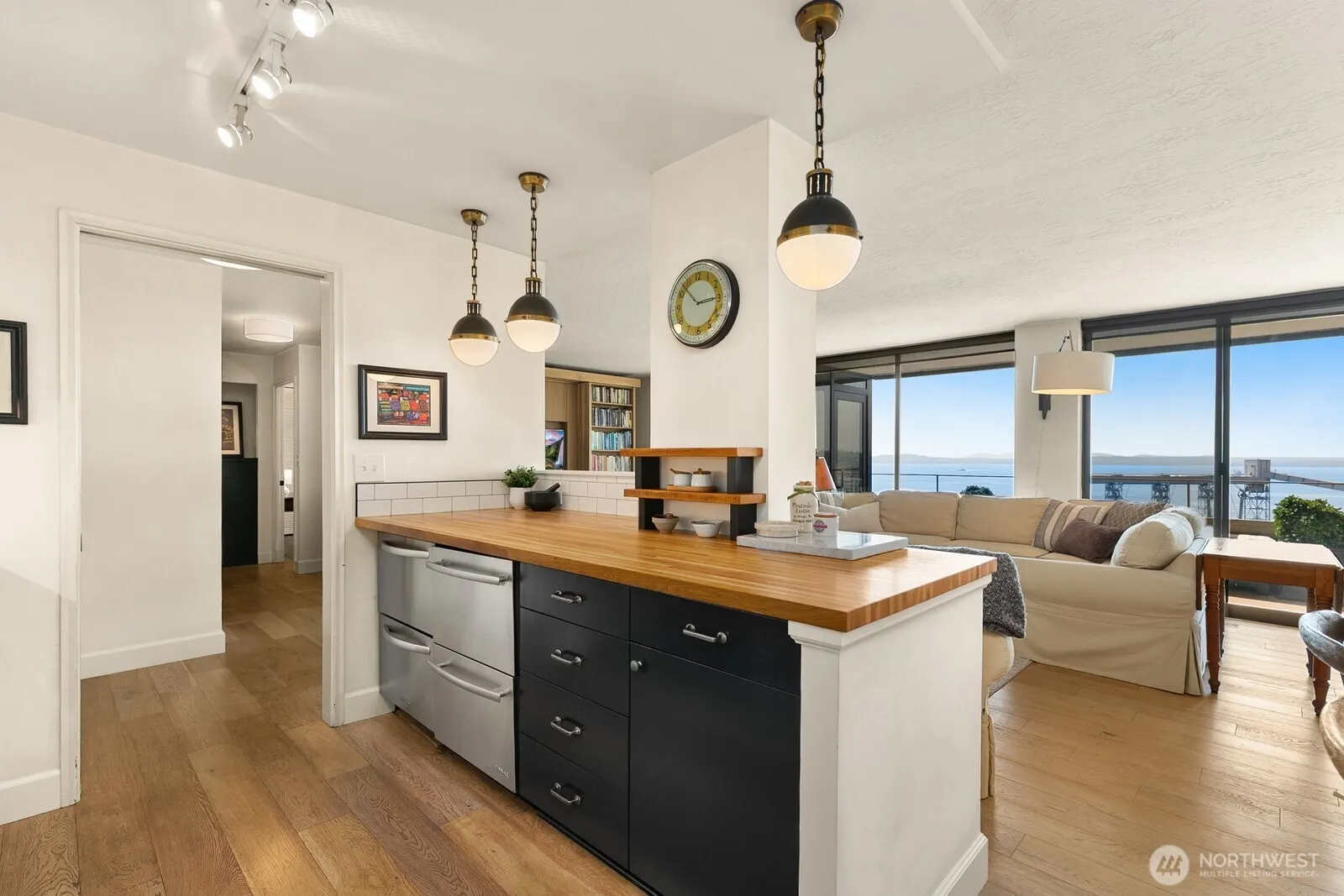 521 5th Avenue W #1003, Seattle, WA 98119
