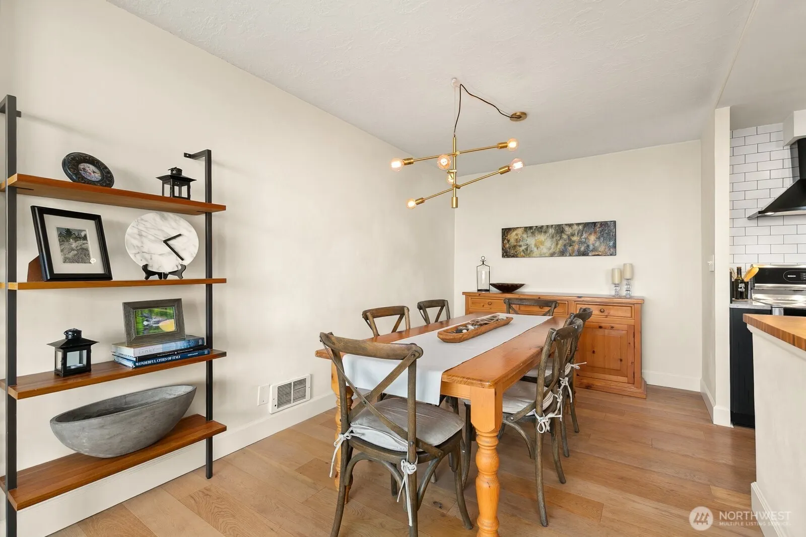 521 5th Avenue W #1003, Seattle, WA 98119