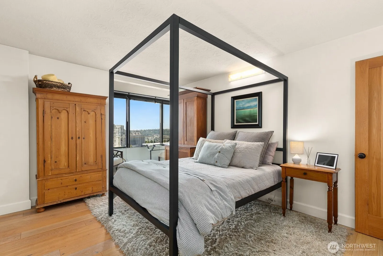 521 5th Avenue W #1003, Seattle, WA 98119