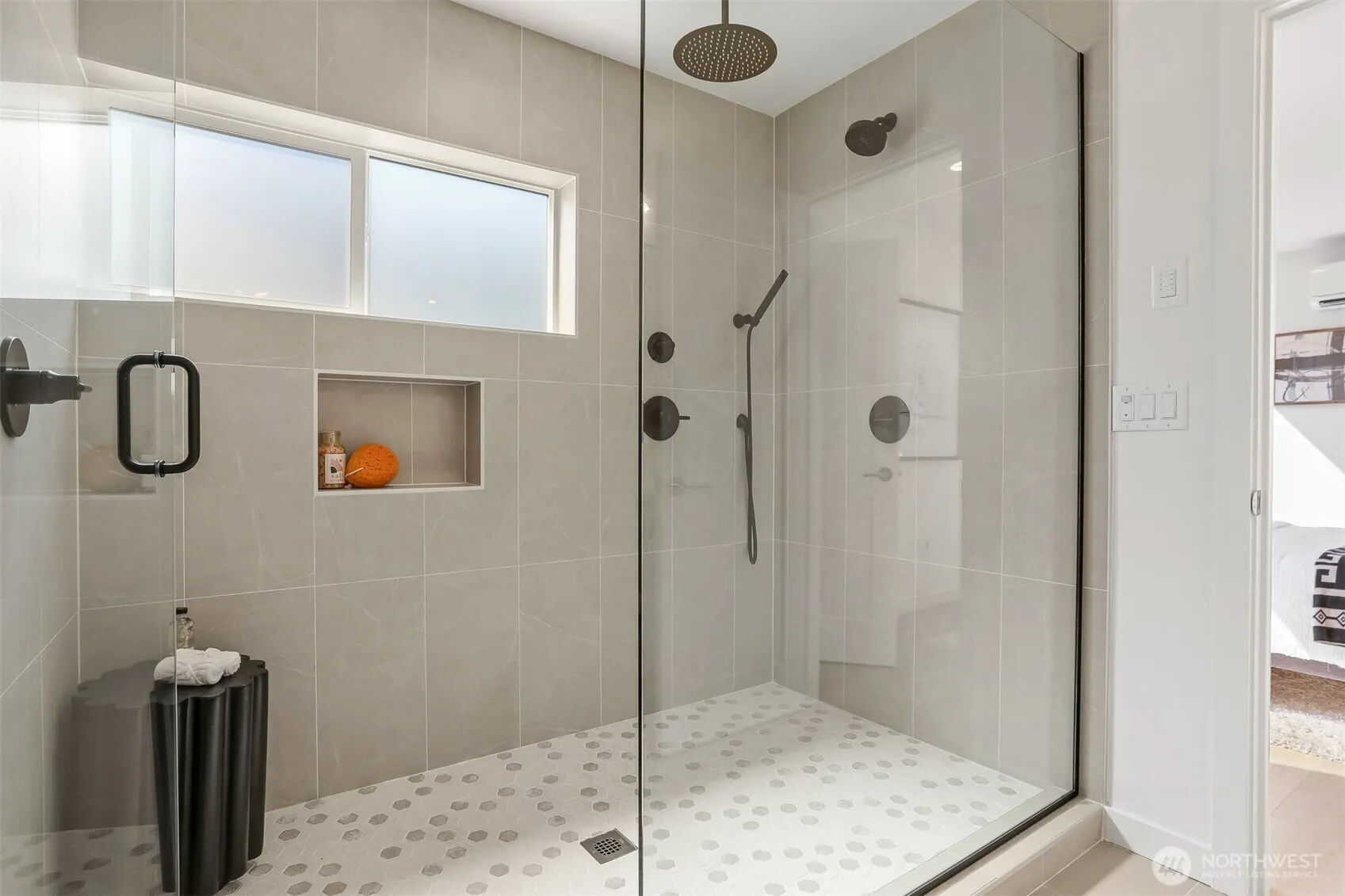 2636 NW 63rd Street , Seattle, WA 98107