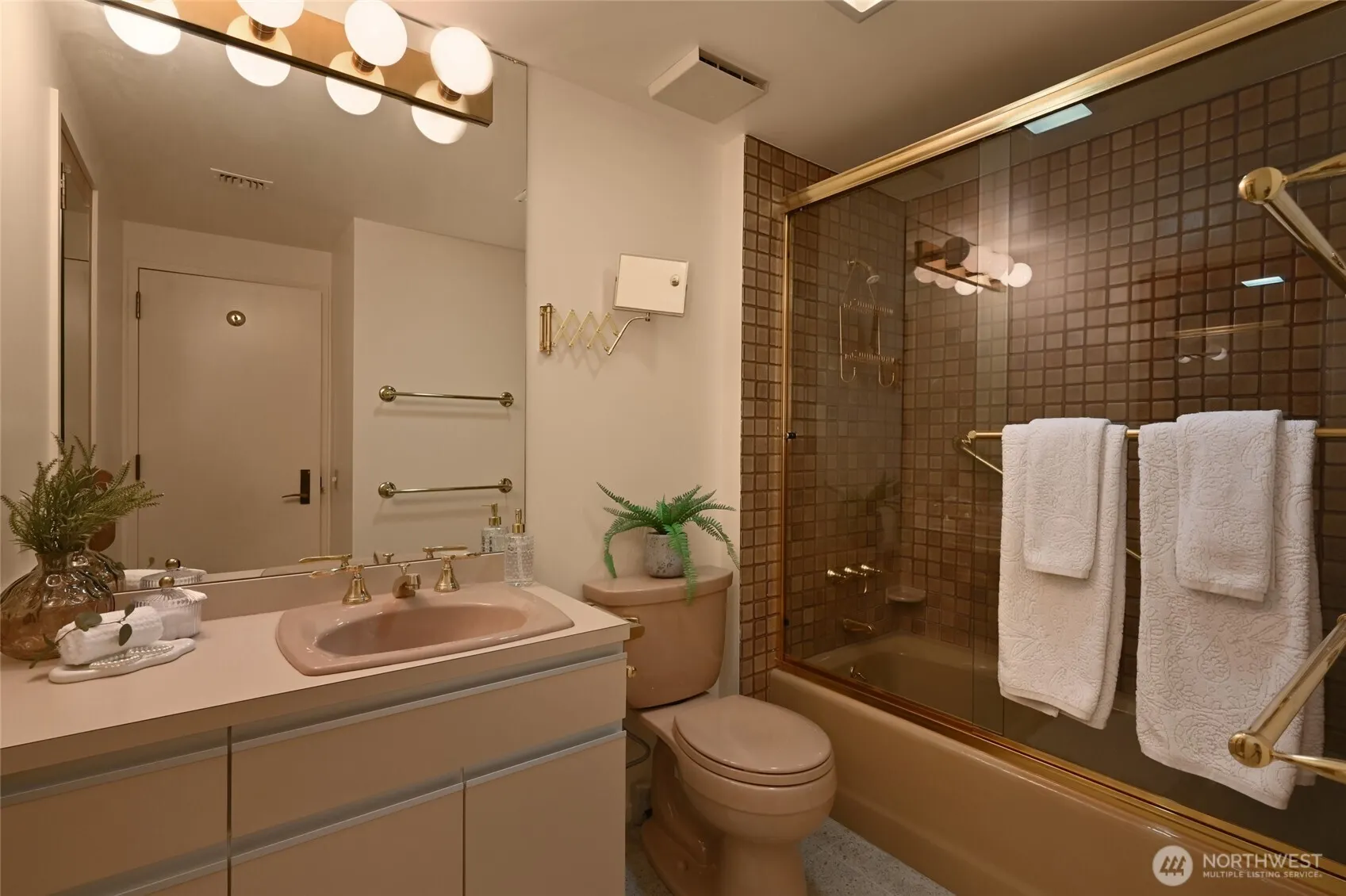 1301 Spring Street #6E, Seattle, WA 98104