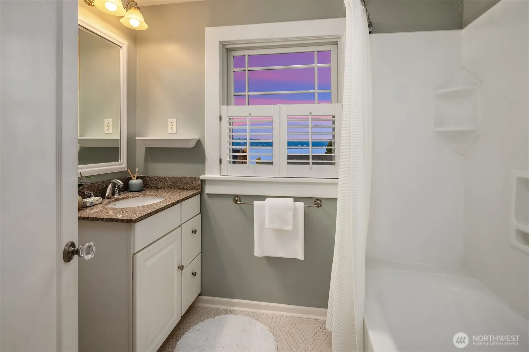 3333 Cascadia Avenue S, Seattle, WA 98144