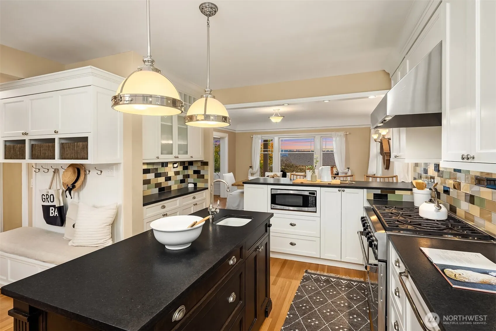 3333 Cascadia Avenue S, Seattle, WA 98144