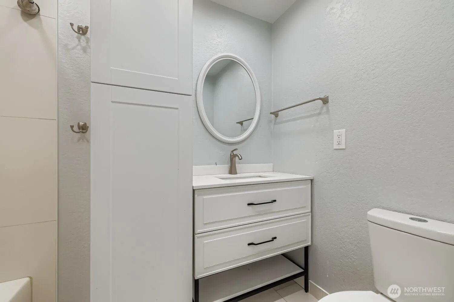 17427 Valley Circle Dr , Bothell, WA 98012