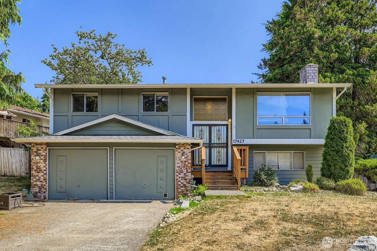 17427 Valley Circle Dr , Bothell, WA 98012